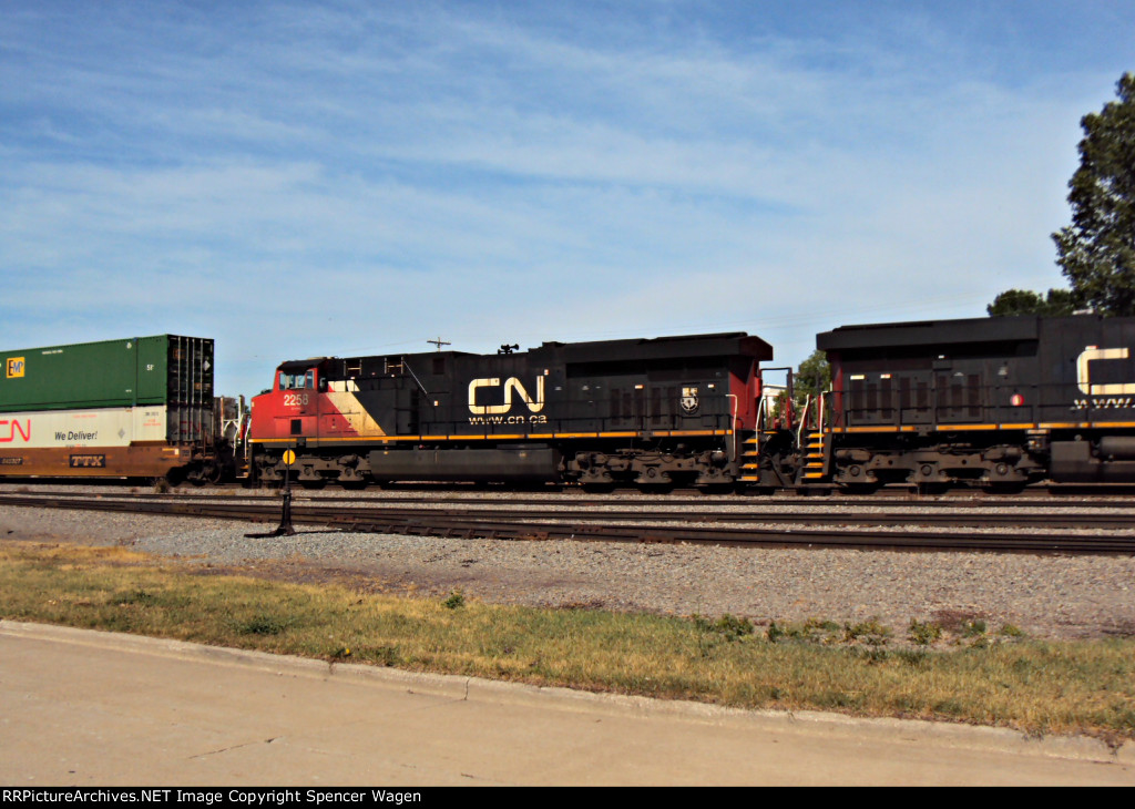 CN 2258